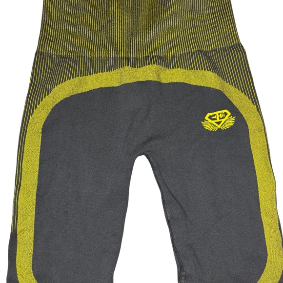 Engineered Life Activewear Set - Picture 6 of 8